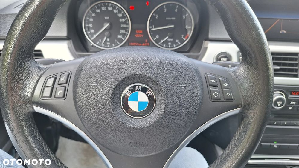 BMW Seria 3 318i - 9
