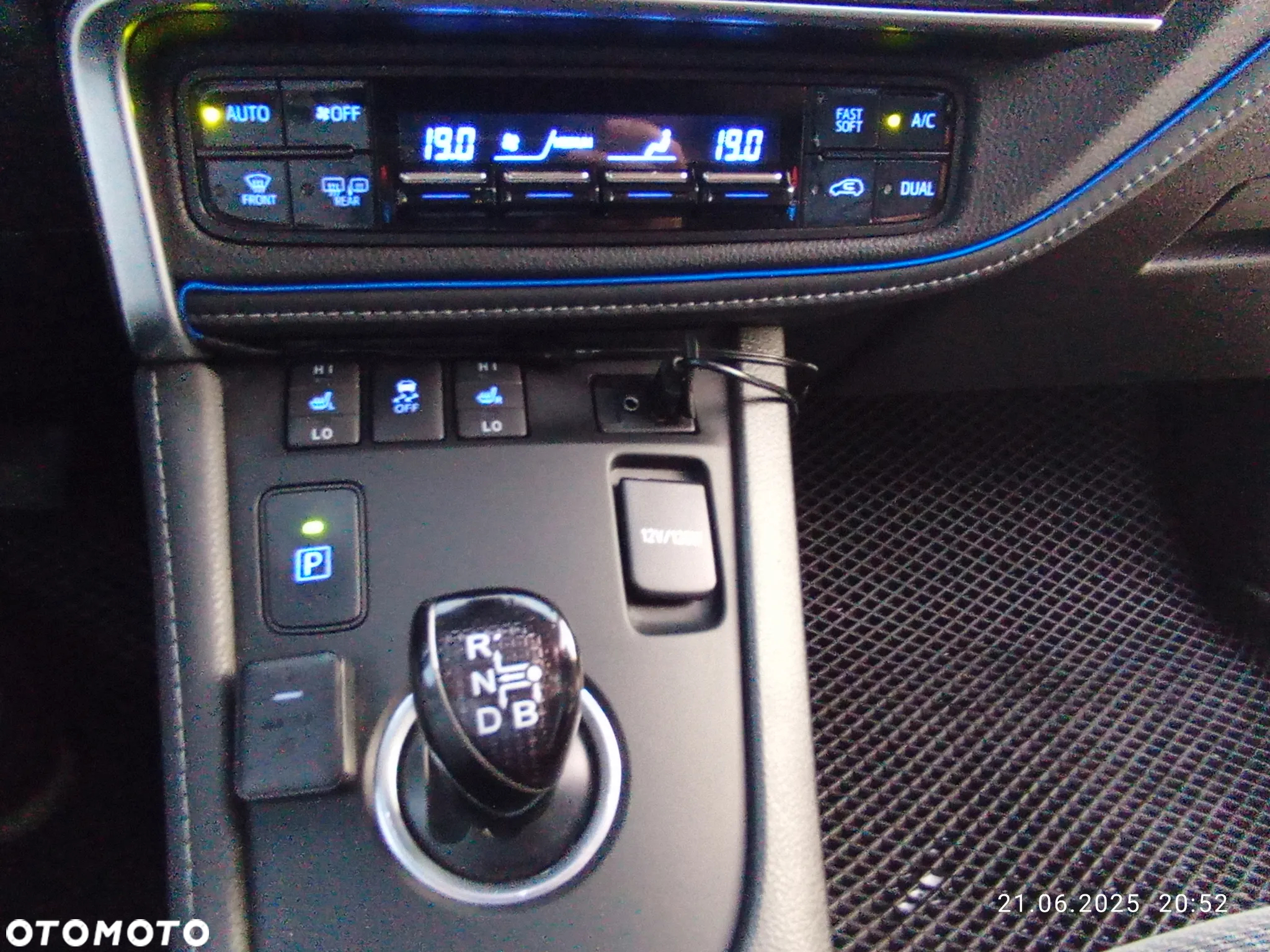 Toyota Auris - 13