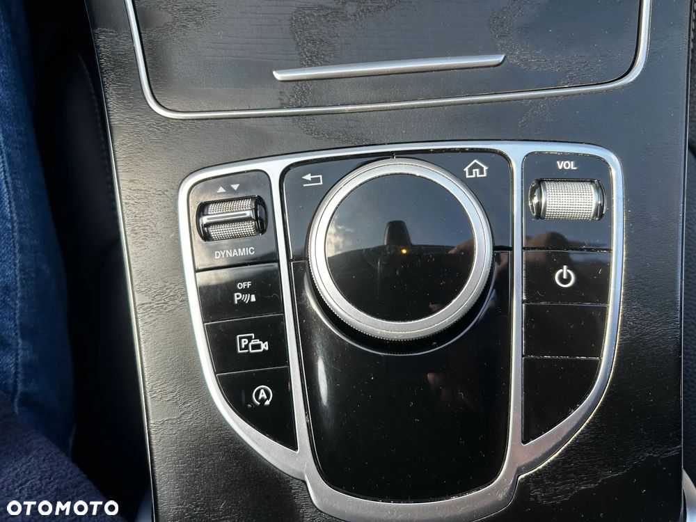 Mercedes-Benz Klasa C 220 d 4Matic 9G-TRONIC Avantgarde - 20