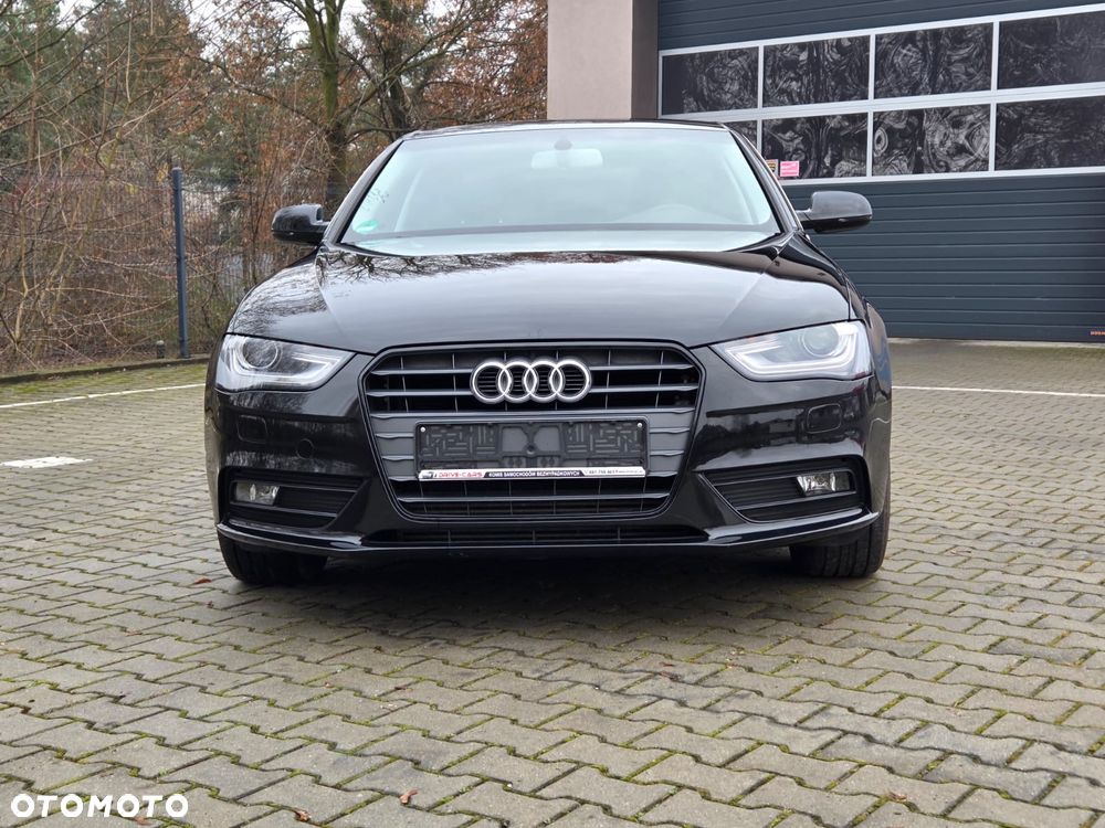 Audi A4 Limousine - 5