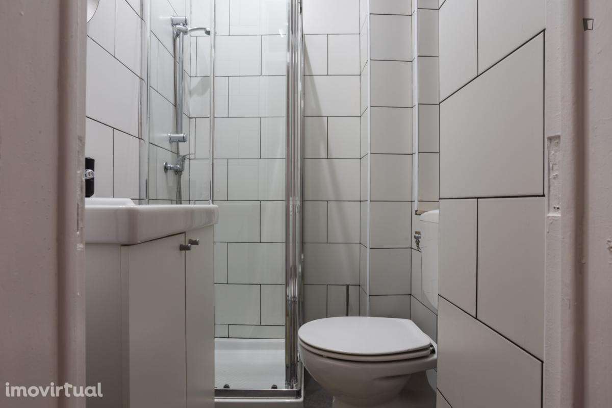 Quarto - localizado em Santos Lisbon - Grande imagem: 2/23