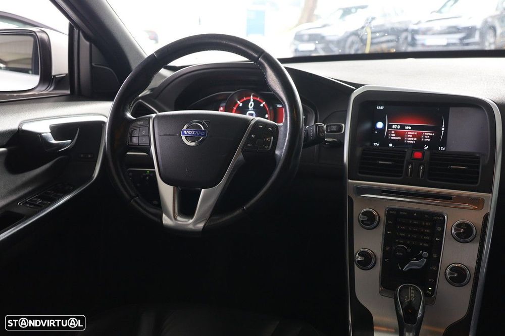 Volvo XC 60 2.0 D4 VOR Geartronic - 19