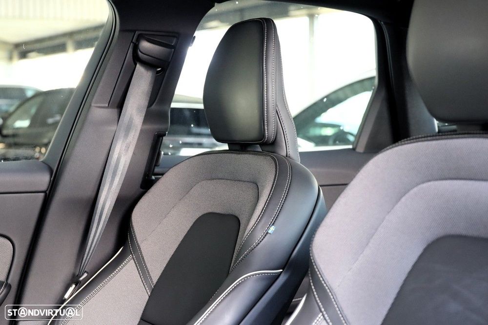 Volvo XC 60 2.0 T6 PHEV Black Edition AWD - 8