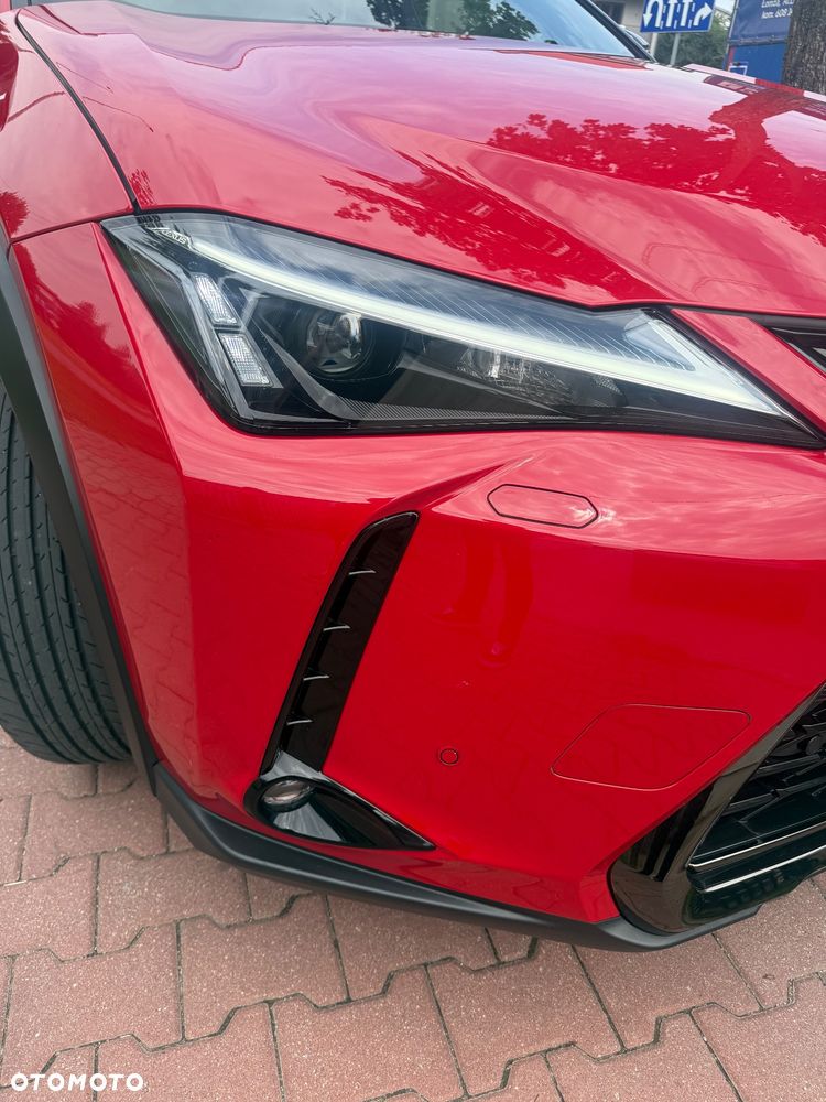 Lexus UX - 10
