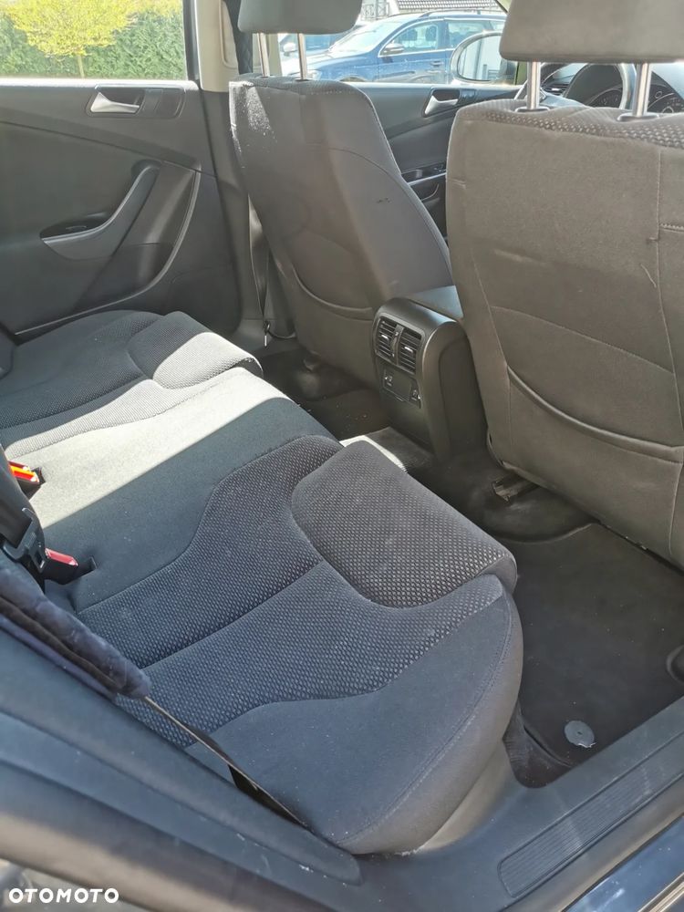 Volkswagen Passat 1.6 TDI BlueMotion Technology Comfortline - 4