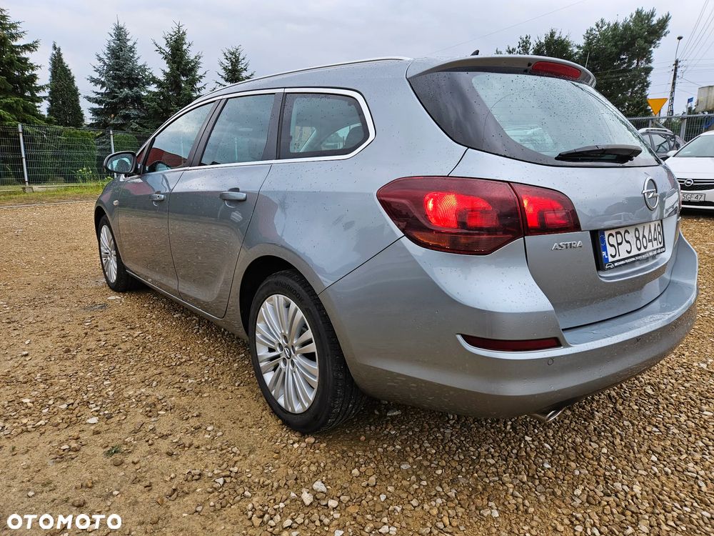 Opel Astra 1.4 Turbo Cosmo - 4
