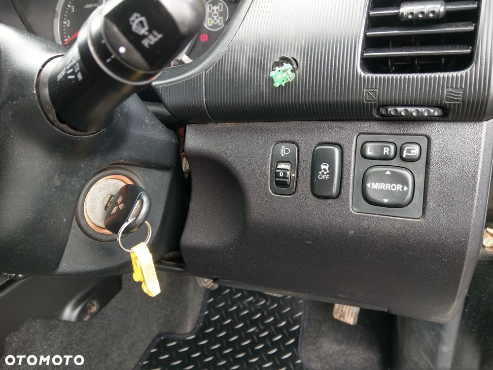 Mitsubishi L200 - 17