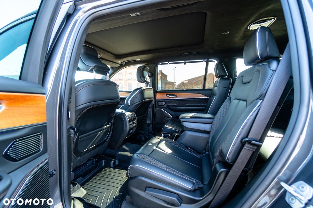 Jeep Grand Cherokee 5.7 V8 HEMI Summit - 26