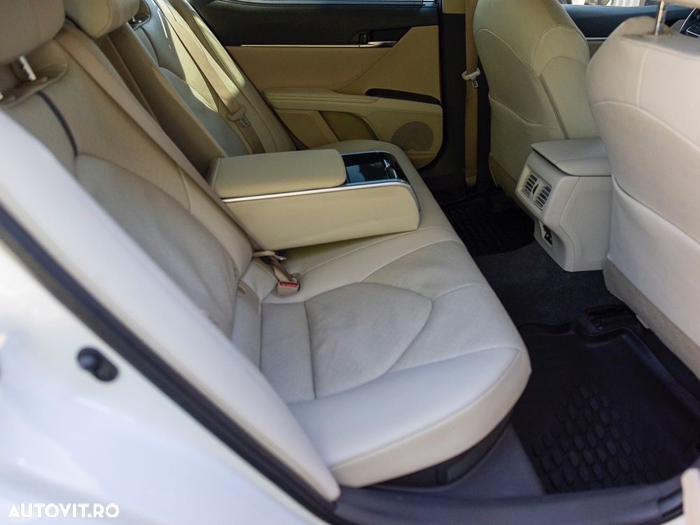 Toyota Camry 2.5 Hybrid Exclusive - 4