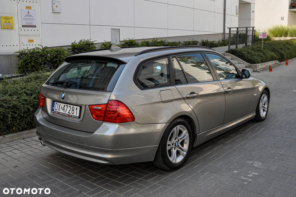 BMW Seria 3 320d DPF Efficient Dynamics Edition - 5