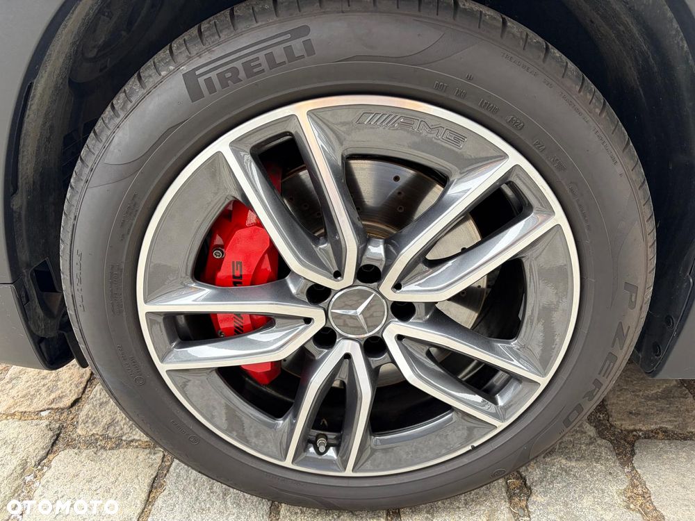 Mercedes-Benz GLB - 11