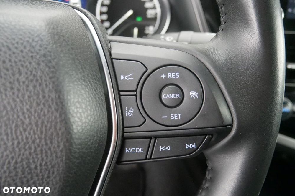 Toyota Camry 2.5 Hybrid Comfort CVT - 24