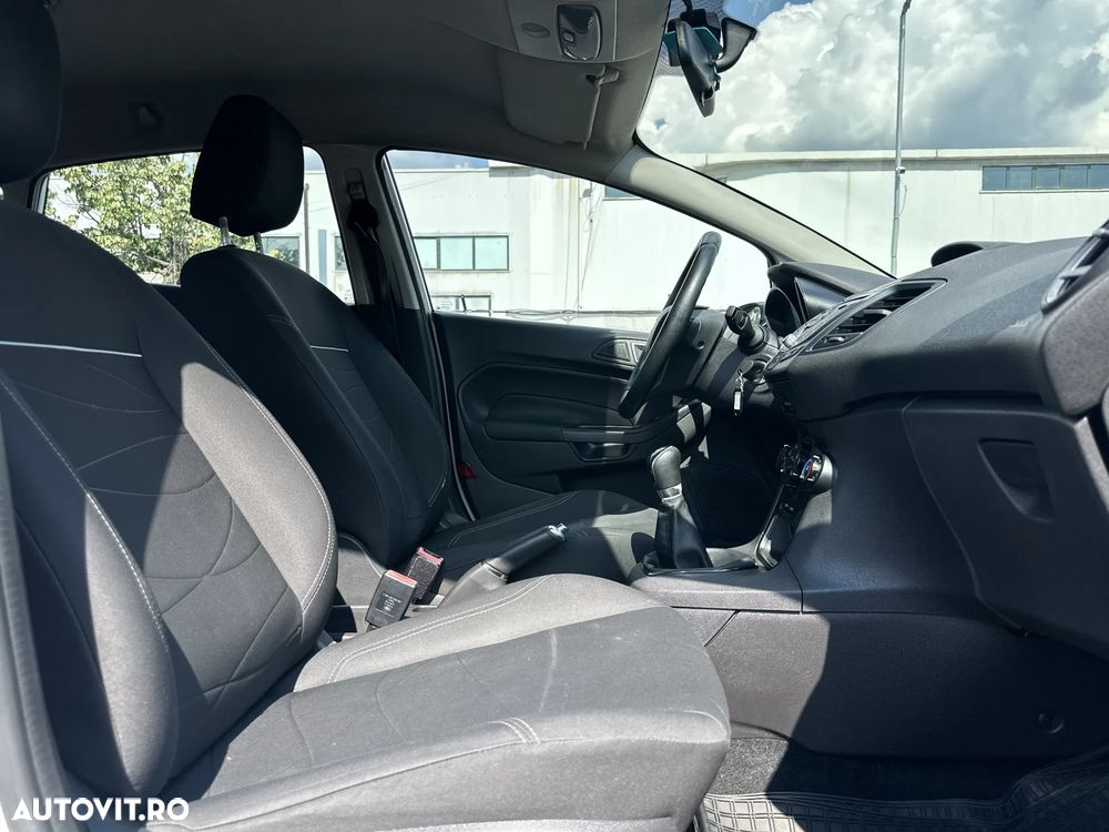 Ford Fiesta - 12