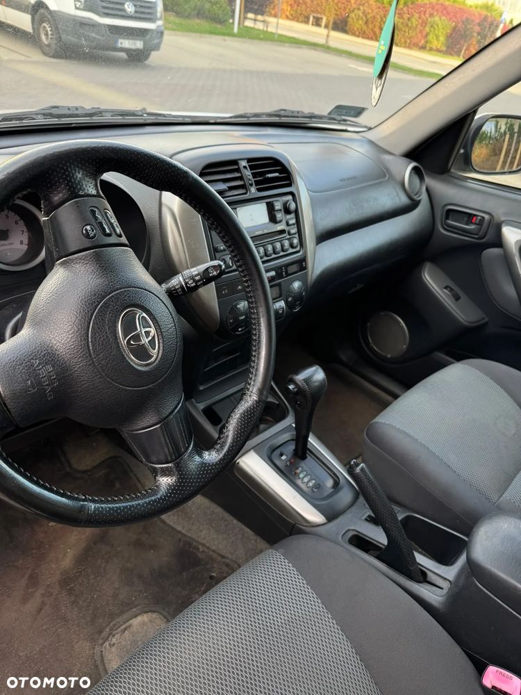 Toyota RAV4 2.0 VVT-i 4x4 - 13