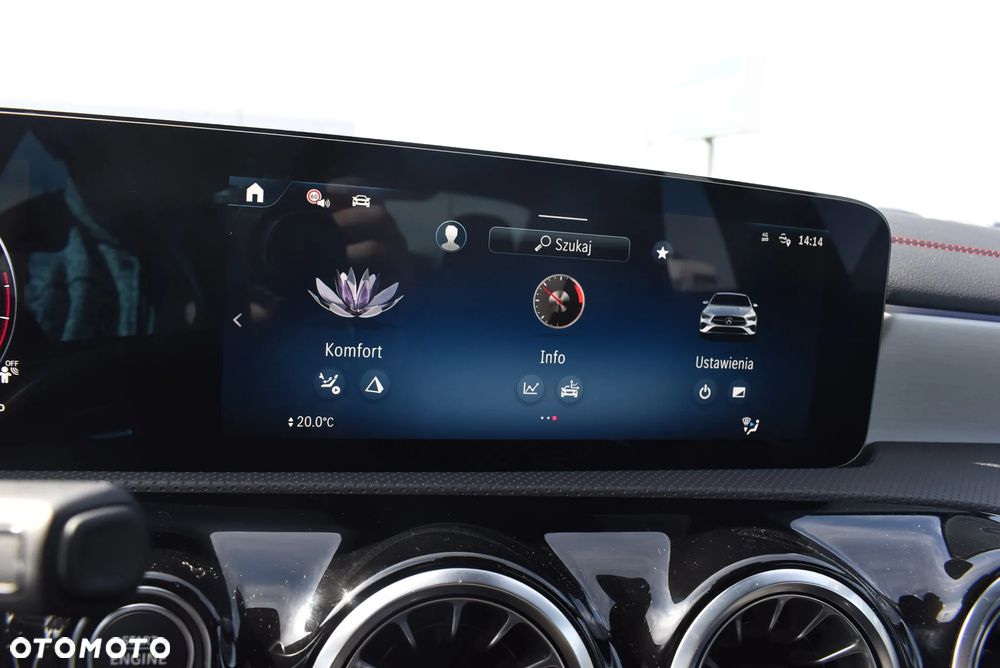 Mercedes-Benz CLA 200 7G-DCT - 30