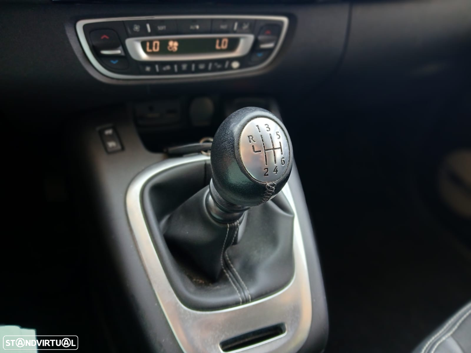Renault Grand Scénic 1.6 dCi Bose Edition SS - 12