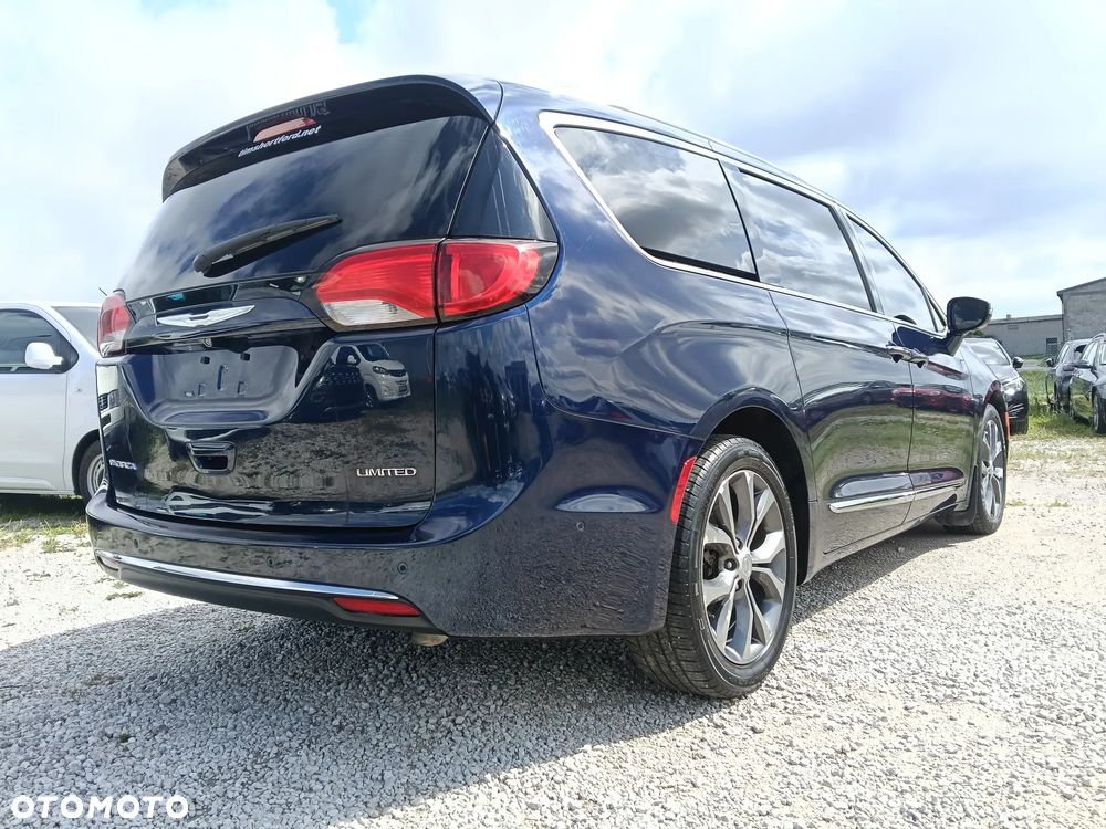 Chrysler Pacifica - 7