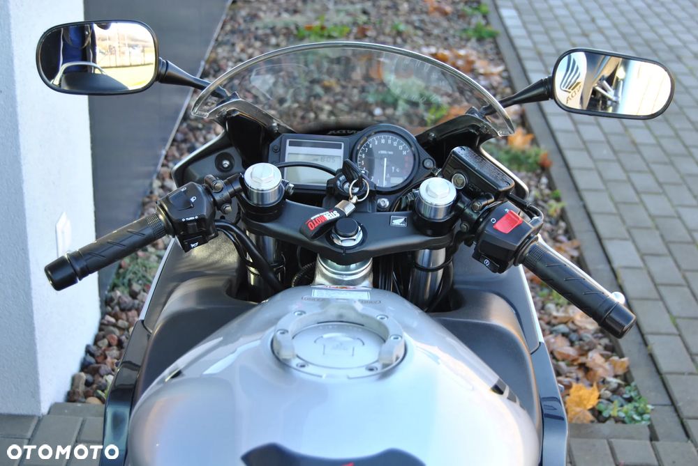 Honda CBR - 7