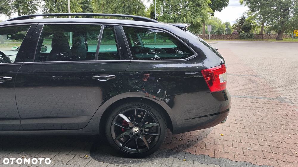 Skoda Octavia 2.0 TDI DSG RS - 5