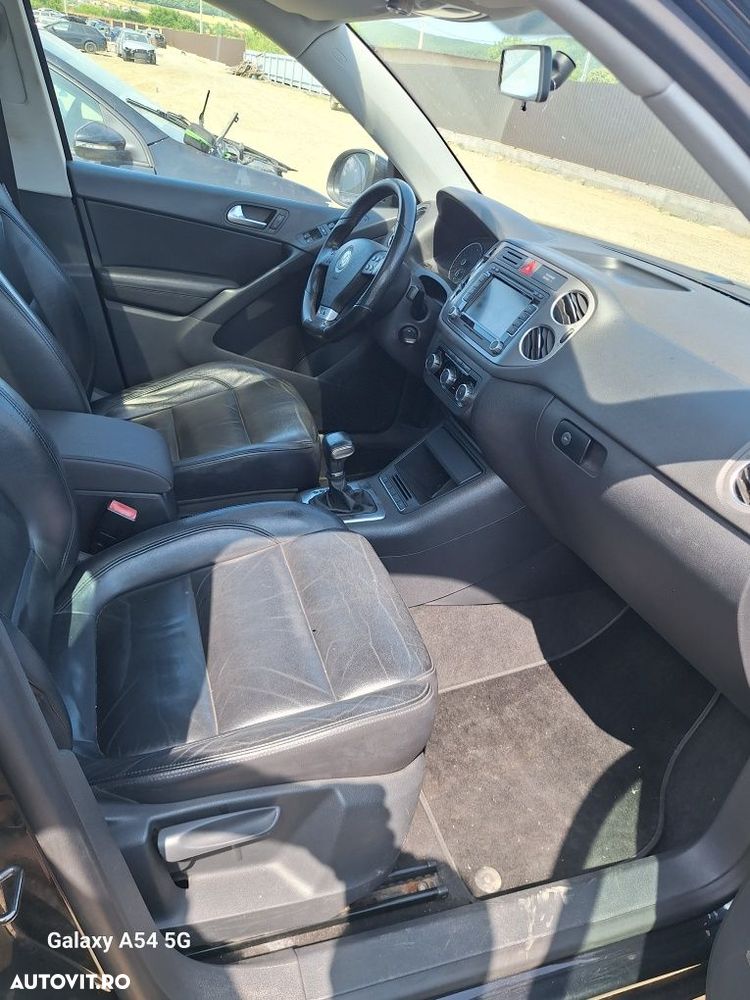 Dezmembrez VW Tiguan R-line 2010 2.0 tfsi CAW cod culoare LC9X - 4