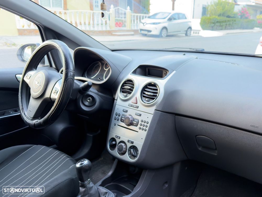 Opel Corsa 1.2 Enjoy - 3