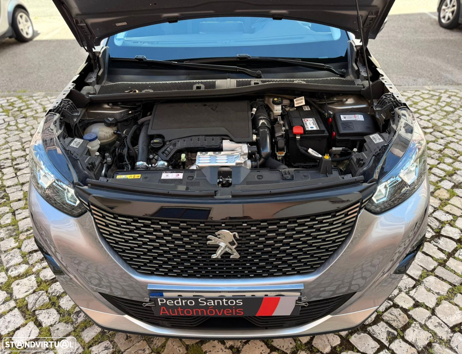 Peugeot 2008 1.2 PureTech Allure EAT8 - 26