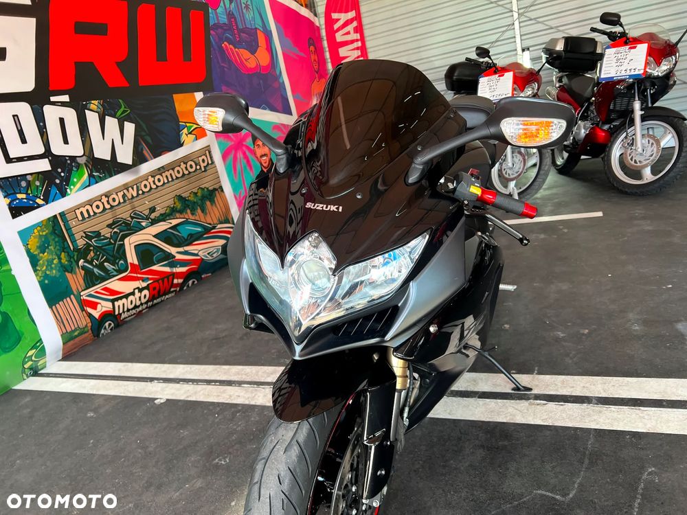 Suzuki GSX-R - 24