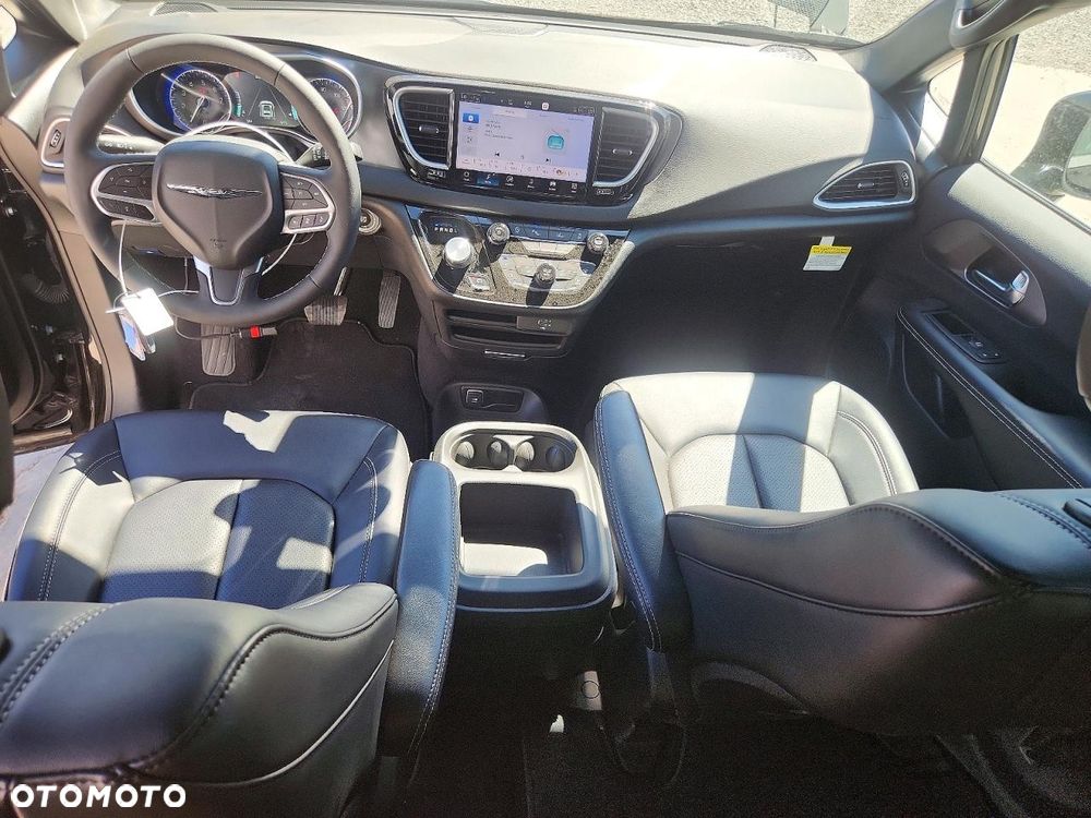 Chrysler Pacifica - 9