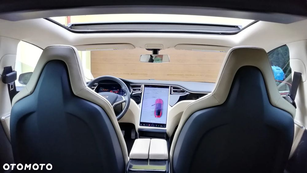 Tesla Model S 85 - 14