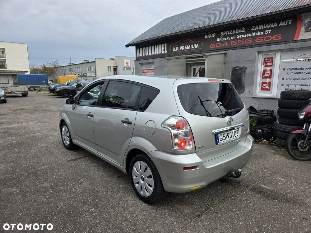 Toyota Corolla Verso - 4