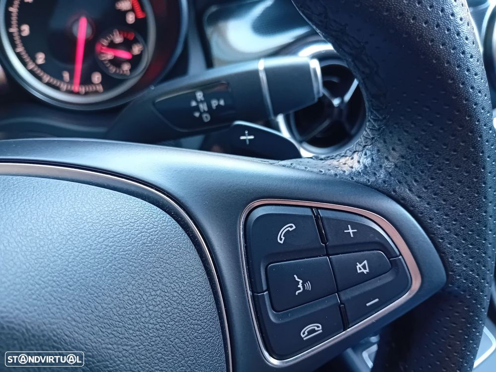 Mercedes-Benz CLA 180 7G-DCT UrbanStyle Edition - 23