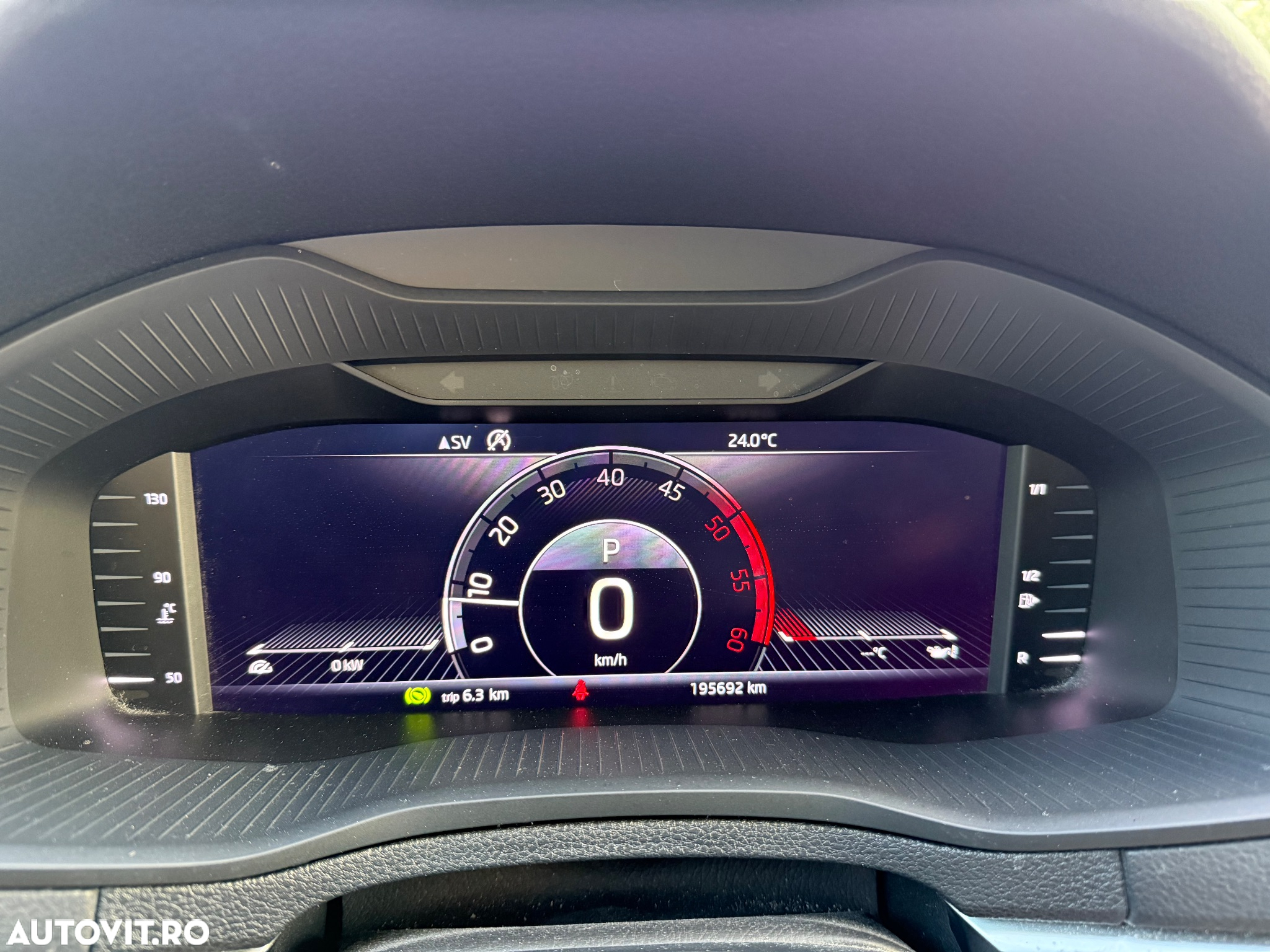 Skoda Karoq 1.6 TDI SCR DSG Style - 25