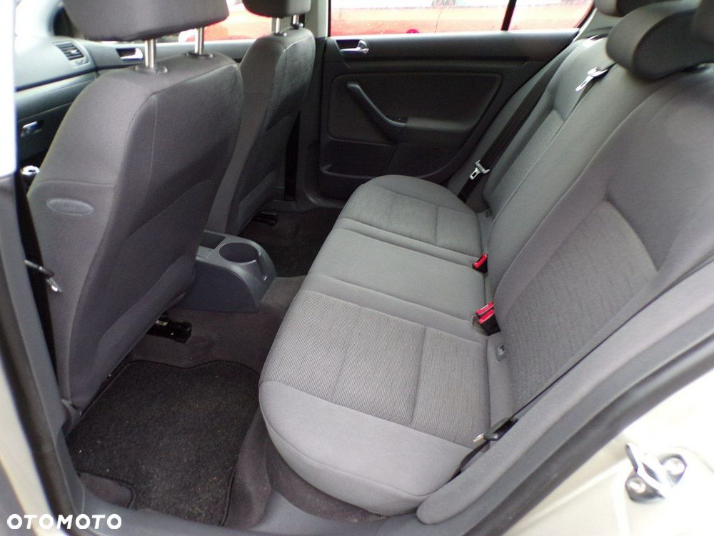 Volkswagen Golf 1.6 Comfortline - 22