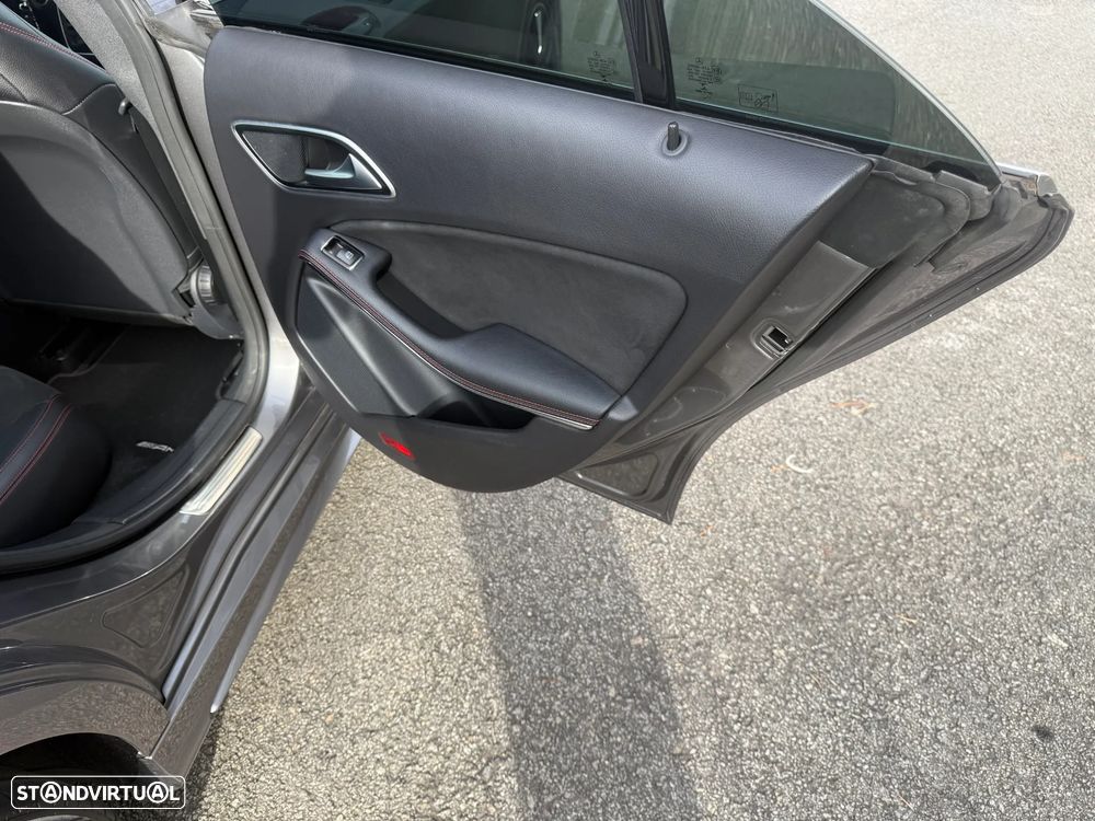 Mercedes-Benz CLA 180 (CDI) d AMG Line - 16