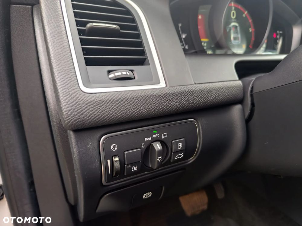 Volvo XC 60 D4 AWD Geartronic Ocean Race - 38