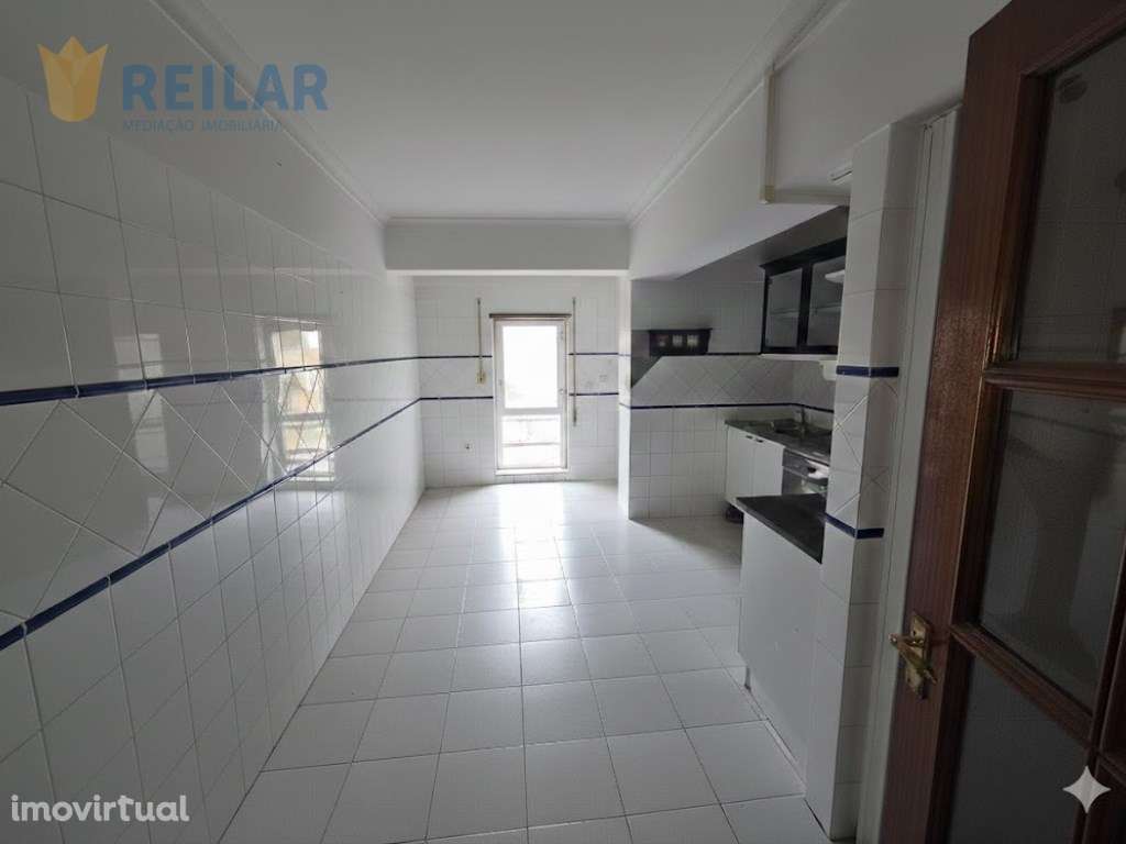 Carregado - T3 Impecável - Grande imagem: 3/13