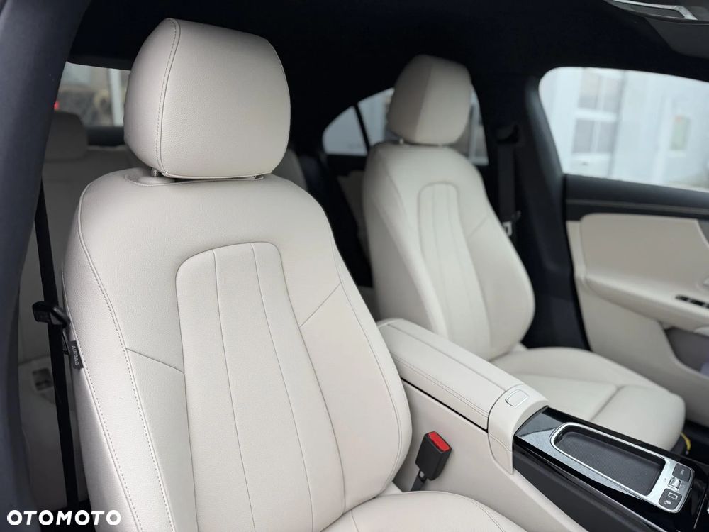 Mercedes-Benz CLA 200 Progressive 7G-DCT - 12