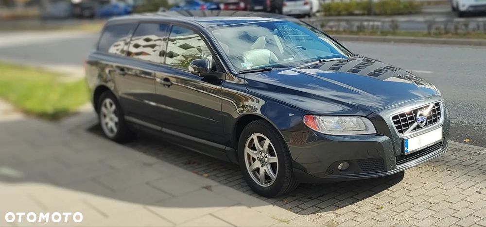 Volvo V70 2.0T Kinetic - 2