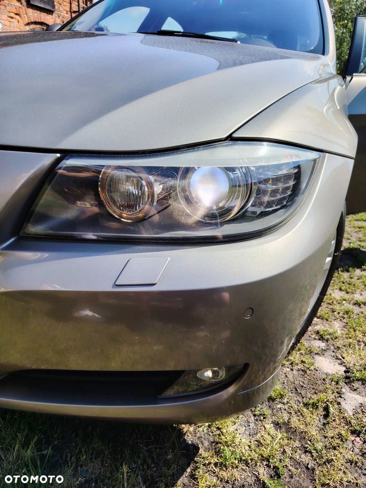 BMW Seria 3 318i - 23