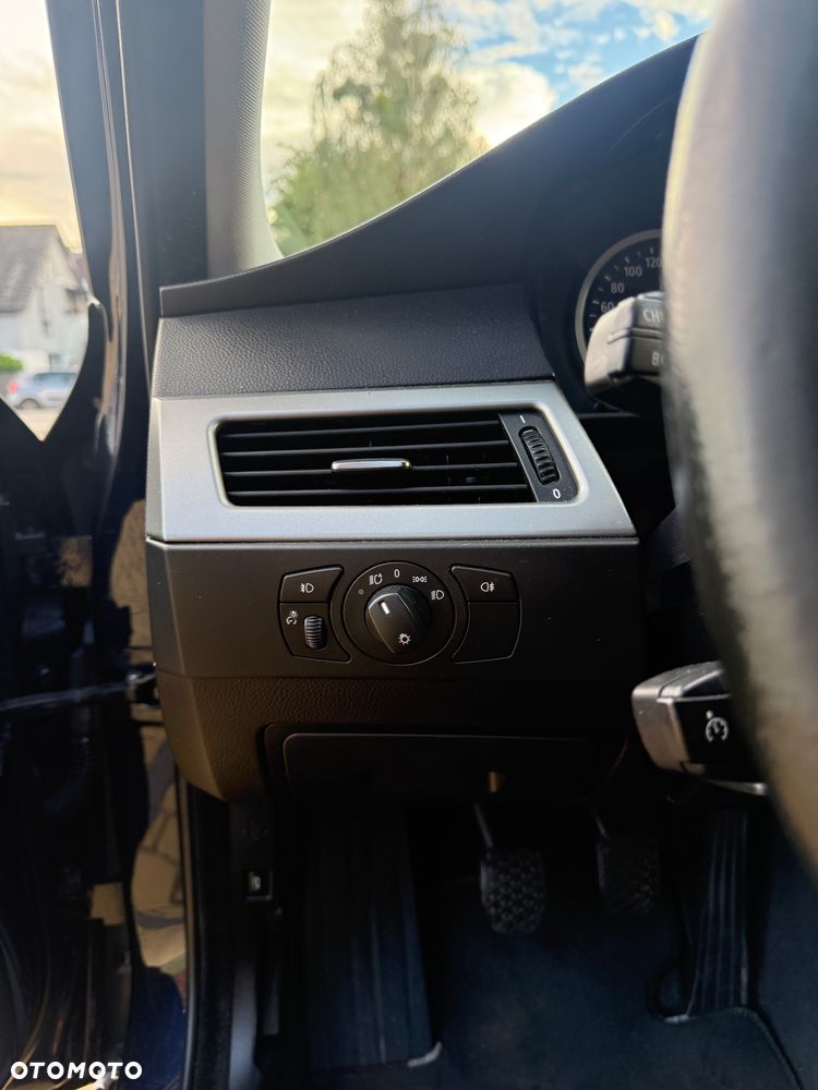 BMW Seria 5 520d - 8