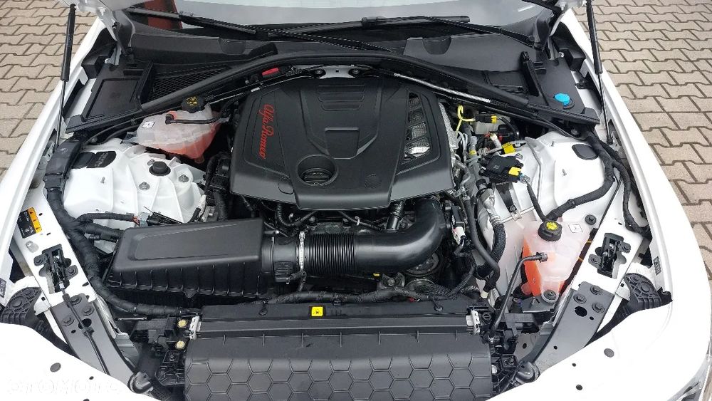 Alfa Romeo Giulia 2.0 Turbo TI Q4 - 10