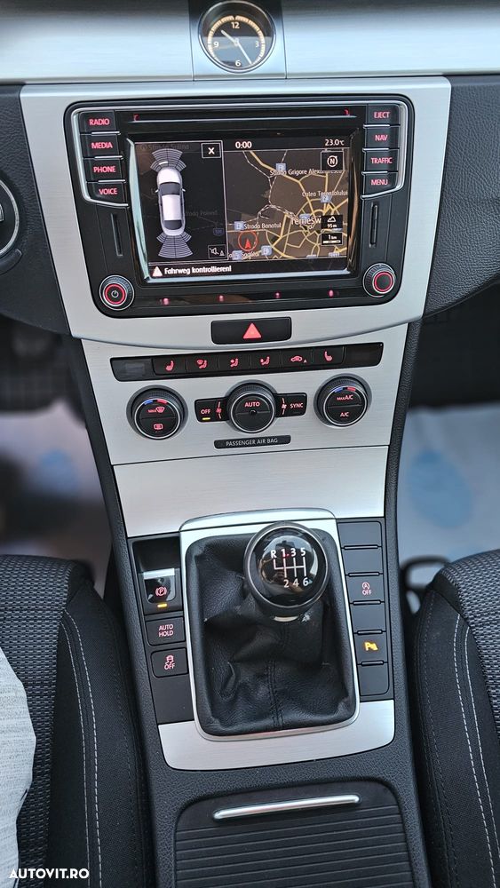 Volkswagen Passat CC - 11