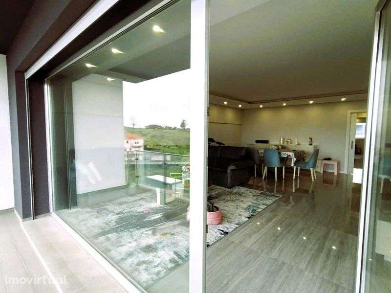 T4 Moderno c/ 247m², 2 Suítes, Garagem Dupla e Vistas Amplas – Guarda - Grande imagem: 2/12