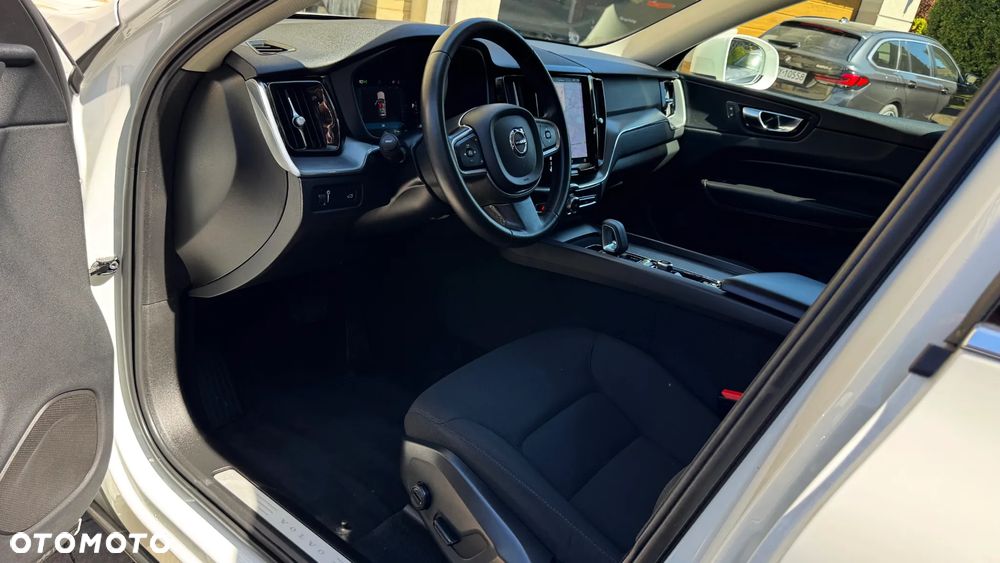 Volvo XC 60 B4 D Geartronic Momentum Pro - 17