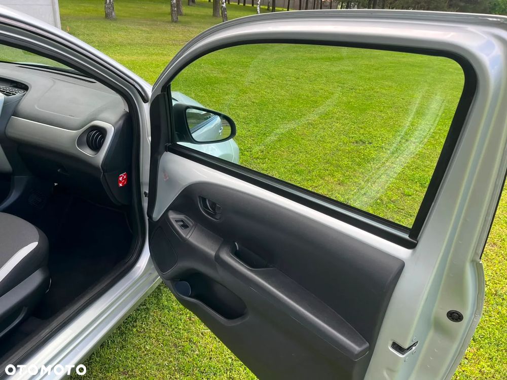 Toyota Aygo x-clusiv - 15