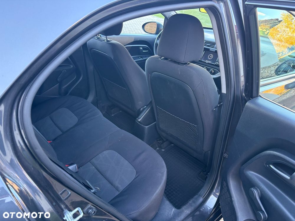 Kia Rio 1.2 L - 9