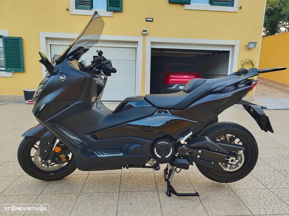 Yamaha TMAX Tech Max - Dark Magma - 2