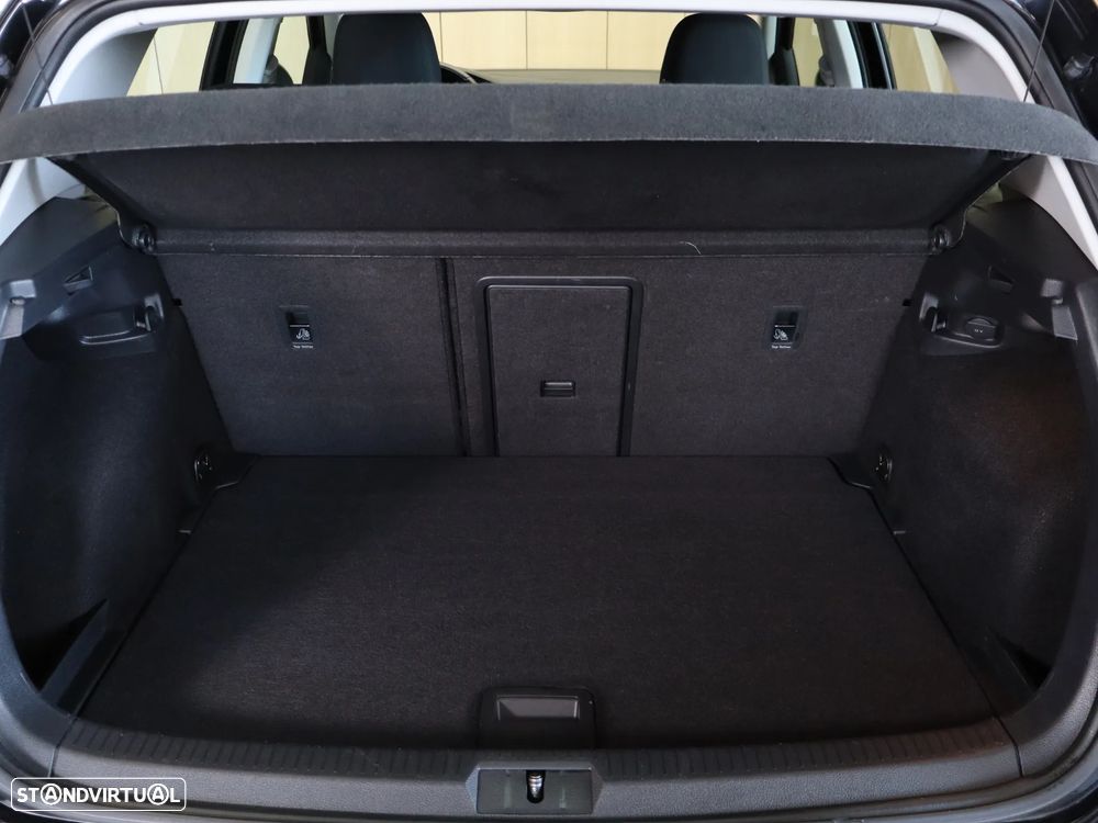VW Golf 1.6 TDI Confortline - 11