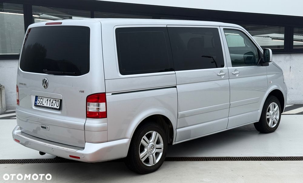 Volkswagen Multivan - 13