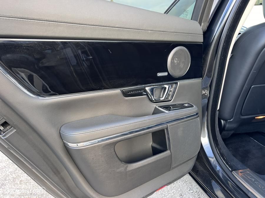 Jaguar XJ 3.0 D V6 Premium Luxury - 26